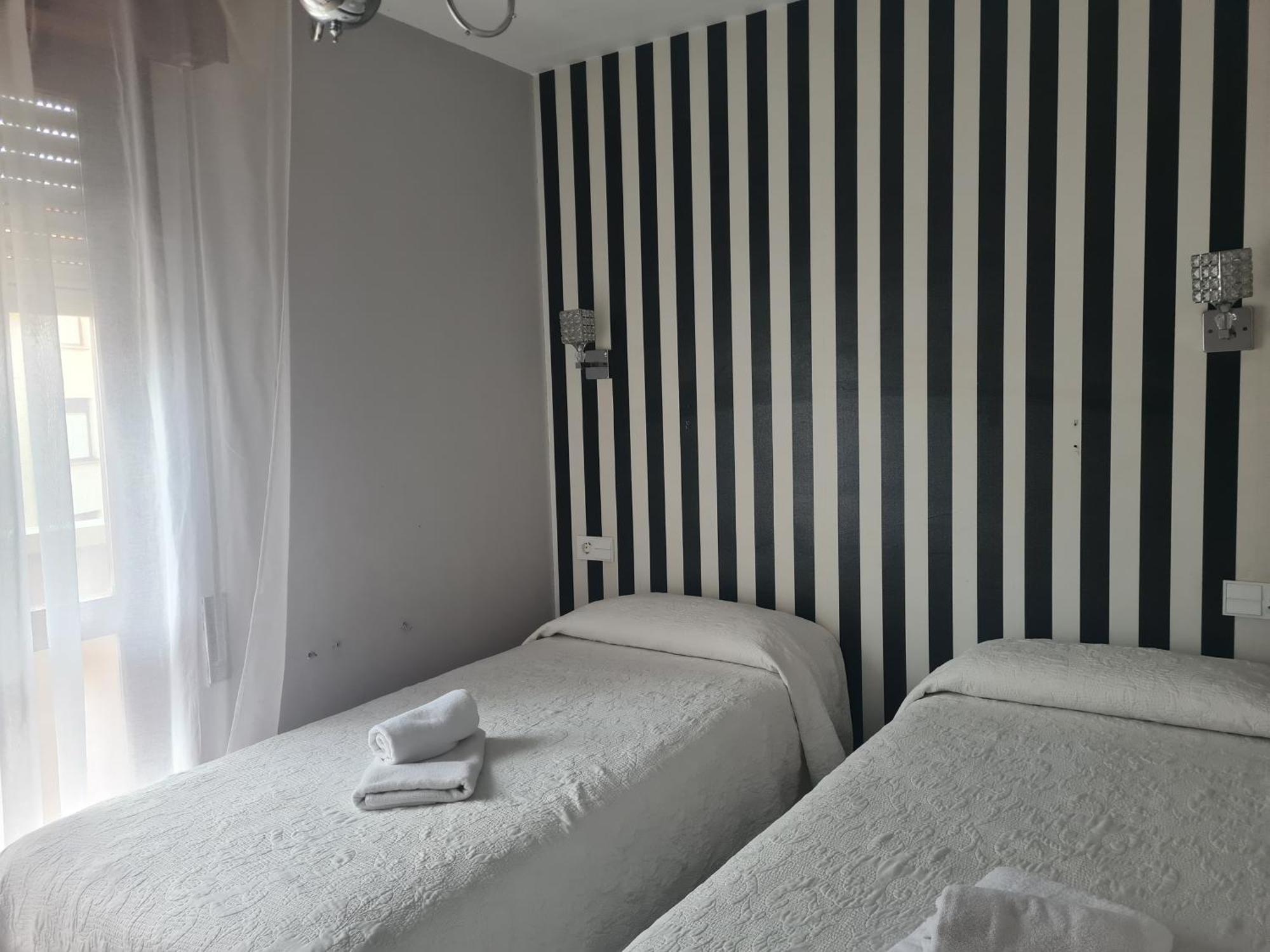 Rooms Castro Centro Кастро-Урдіалес Екстер'єр фото